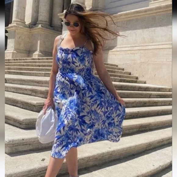 H&M Floral Smocked Midi Sundress with Spaghetti Straps In Blue/white. M NWOT - Picture 5 of 16